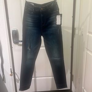 CAÍA True Religion Skinny